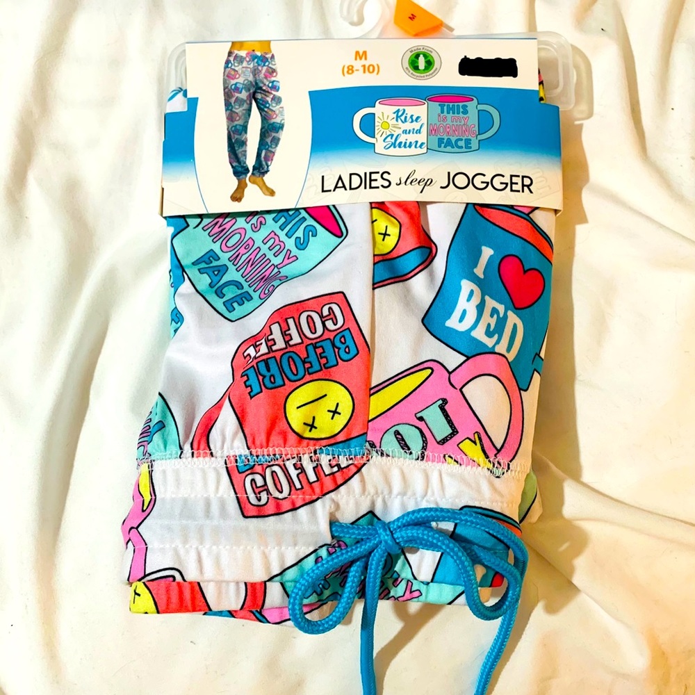 NWT. Women’s pajama joggers.